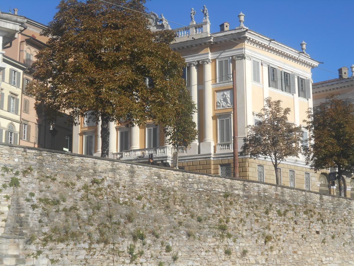La Maison Des Artistes Bergamo Exteriör bild
